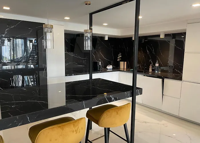 Luxury Club218 שיופוק